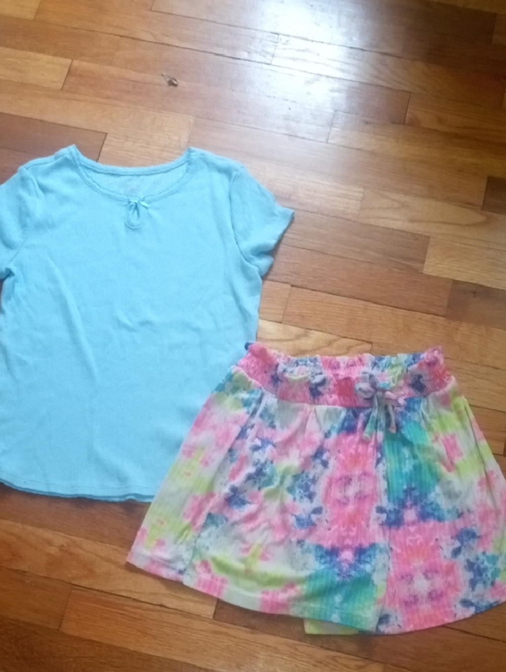 Girls XL  Light Blue Tee with Multicolor Tie-Dye Shorts